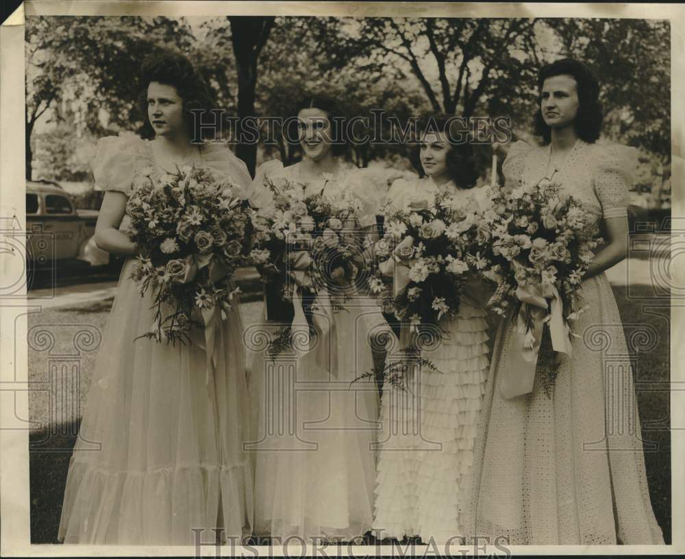 1940, Beatrice Ott, Mary Goetz, Phyllis Moore, Nancy Walker - Historic Images
