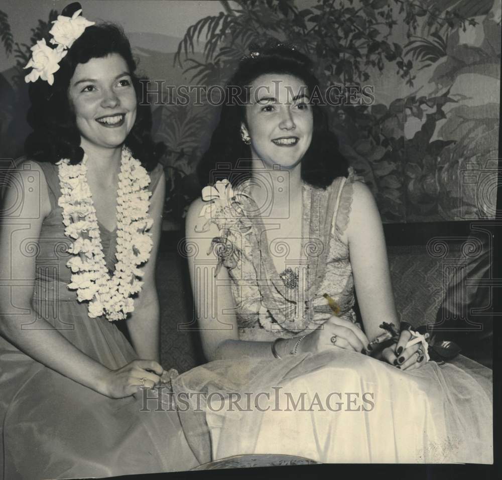 1941, Judy Caldwell, Anice Ridall at Dardy Christy Dance, Milwaukee - Historic Images