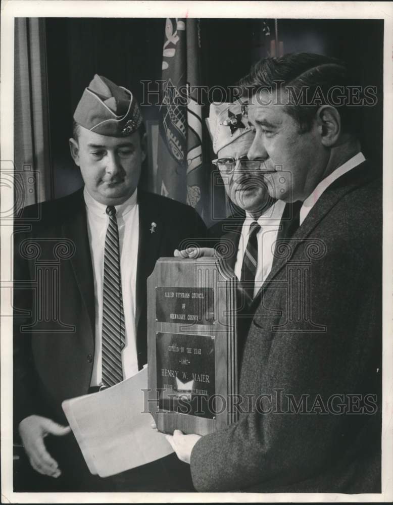 1967 Press Photo Mayor Maier honored by Allied Veterans Council of Milwaukee - Historic Images