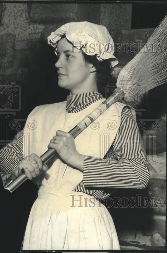 1939, Mrs. William H. Wagner - mjc27488 - Historic Images