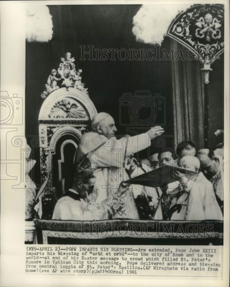 1961 Press Photo Pope John XXIII Gives Easter Mass, St. Peter&#39;s Square, Vatican - Historic Images