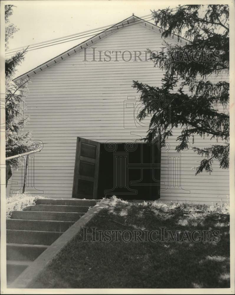 1954 Press Photo A black walnut building with white sheathing in Racine - Historic Images