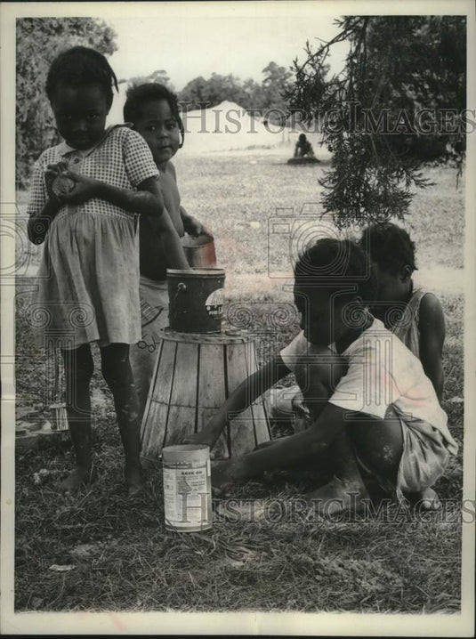 1961, Children of Migrant Workers, Pocomoke City, Maryland - Historic Images