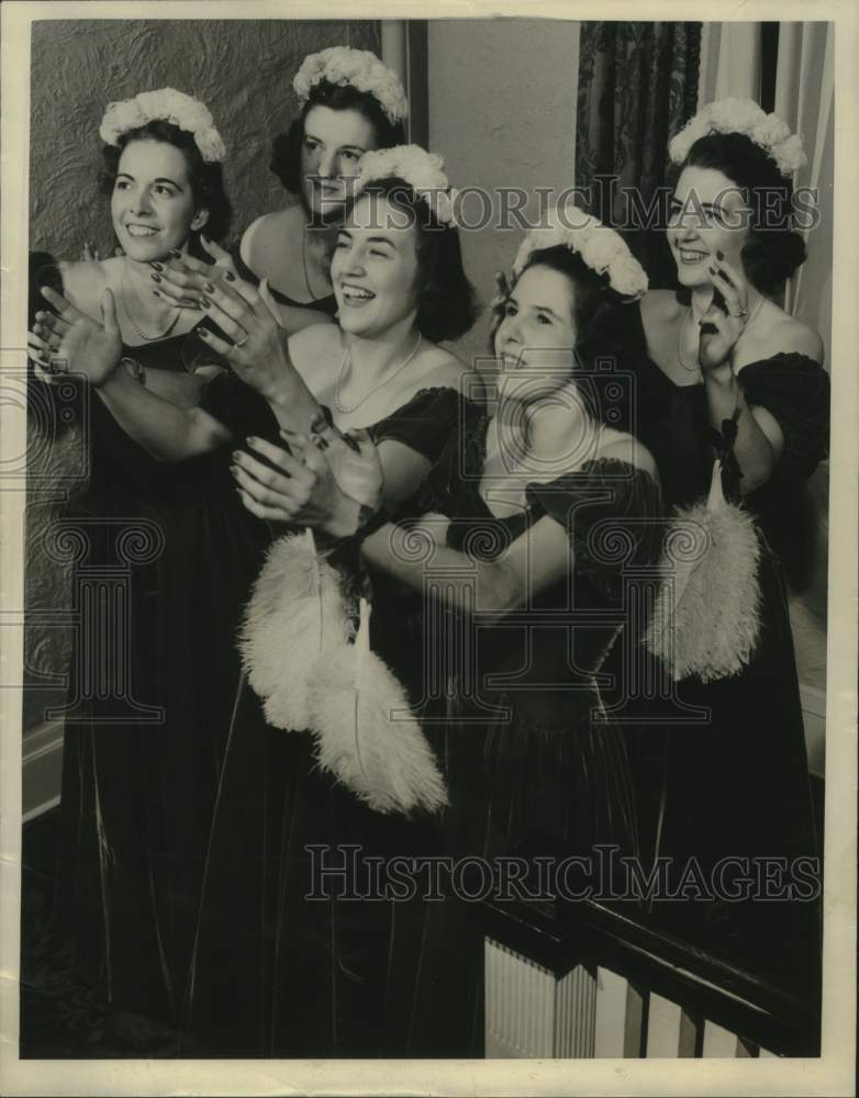1940, Ladies with feather plumes and hands in air - mjc27966 - Historic Images