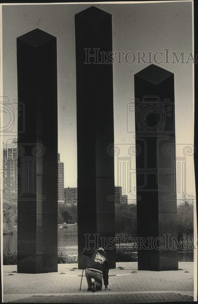 1992 Press Photo Donald Richards, Southwest Wisconsin Vietnam Veterans Memorial - Historic Images