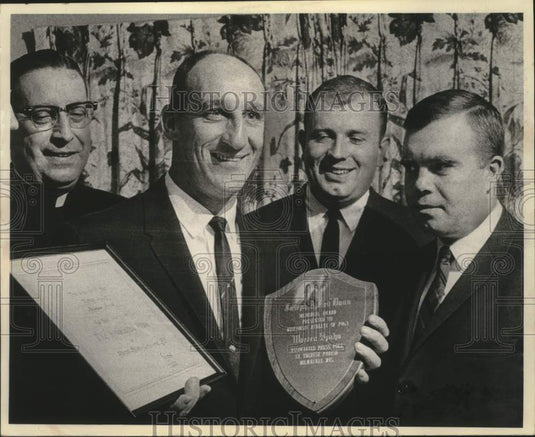 1964 Braves' pitcher Warren Spahn with an award & others, Wisconsin - Historic Images