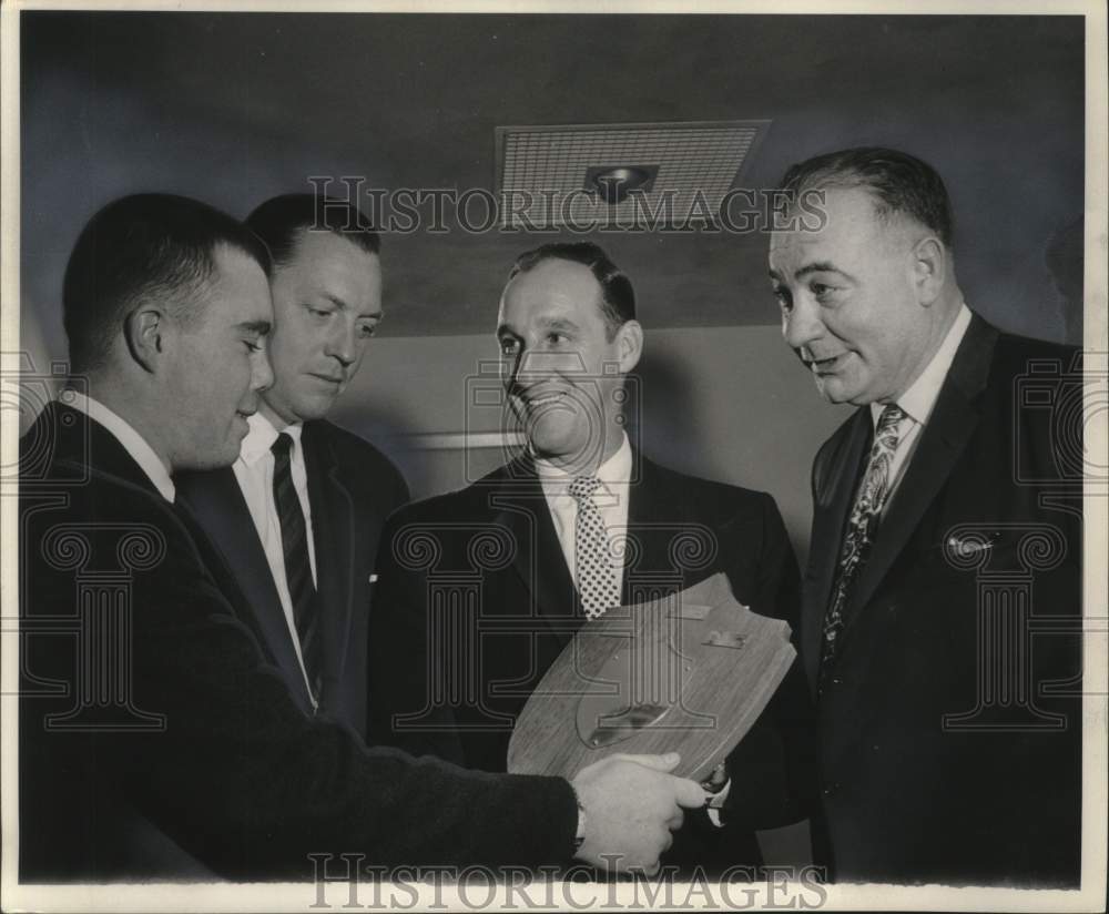 1959 Press Photo Braves pitcher Warren Spahn receiving award * others, Wisconsin- Historic Images