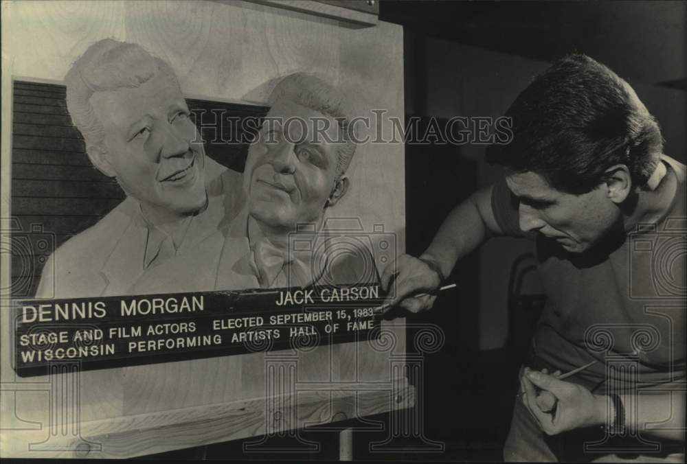 1983 Press Photo Plaque honoring Dennis Morgan &amp; other at Performing Arts Center - Historic Images