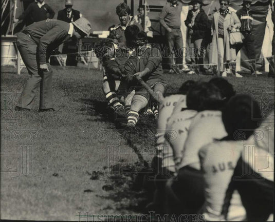 1984 Press Photo Tug of War World Championships in Oshkosh, Wisconsin - Historic Images