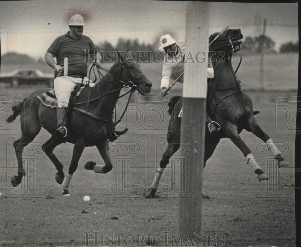 1967 Press Photo Milwaukee Polo Club vs Chicago Bunntyco Polo Club, Wisconsin- Historic Images