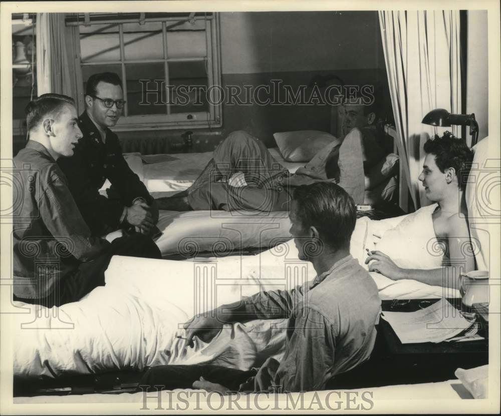 1951 Chaplains visit wounded soldiers at Walter Reed Army Hospital - Historic Images