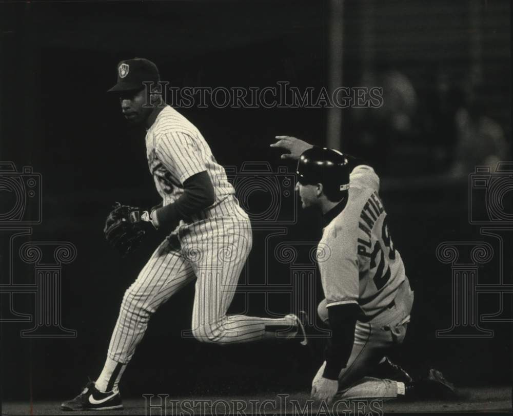1991 Press Photo Milwaukee Brewer Willie Randolph & Boston Red Sox Phil Plantier - Historic Images