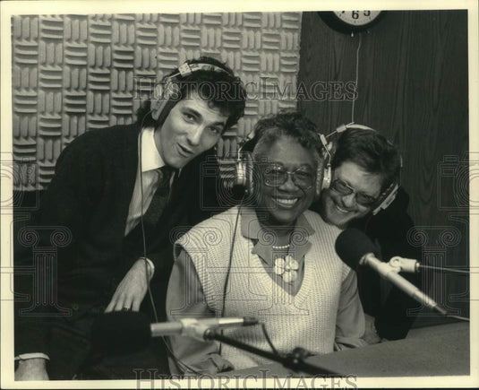 1989 Press Photo Peter Zehren, Beulah Howard & other of "Secret Clubhouse 89" - Historic Images