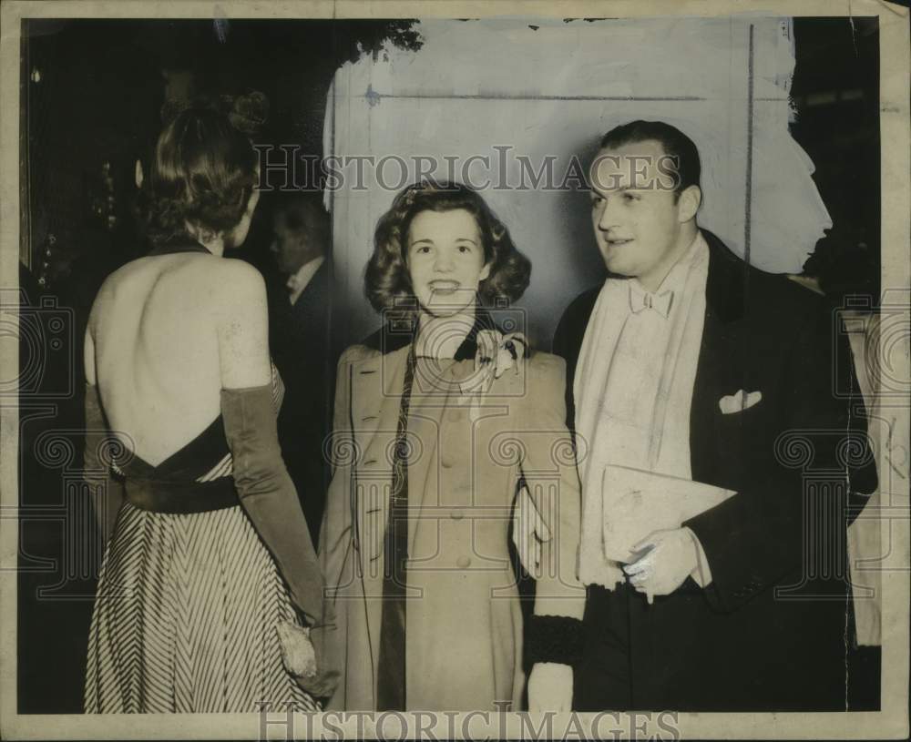 1942, Miss Phyllis Grove and Mr. Sidney Slocum at charity function. - Historic Images