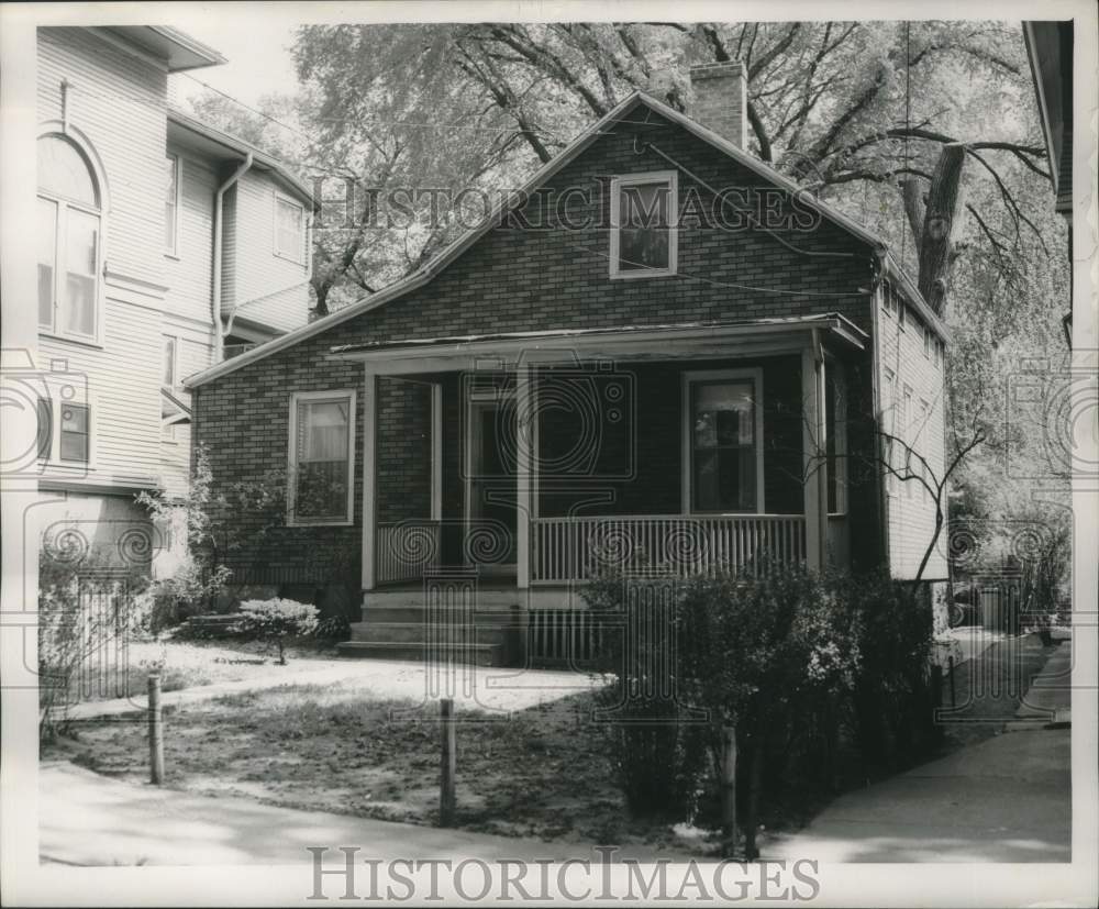 1956, Home of Ruth (Bridey Murphy) Simmons, Madison, Wisconsin. - Historic Images