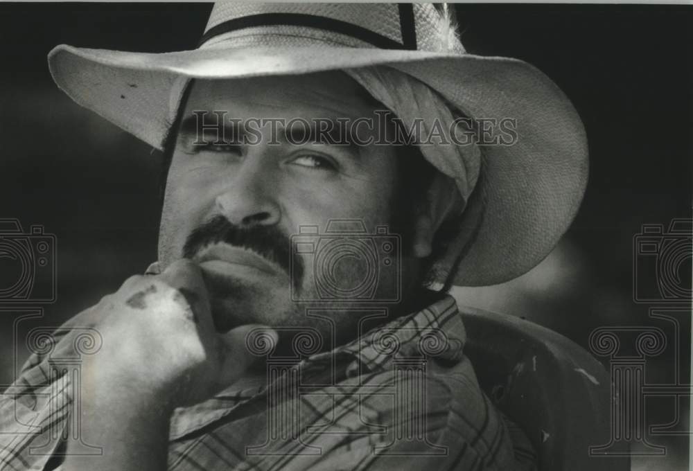 1993 Press Photo Migrant worker Ventura Carranco - mjc28527 - Historic Images