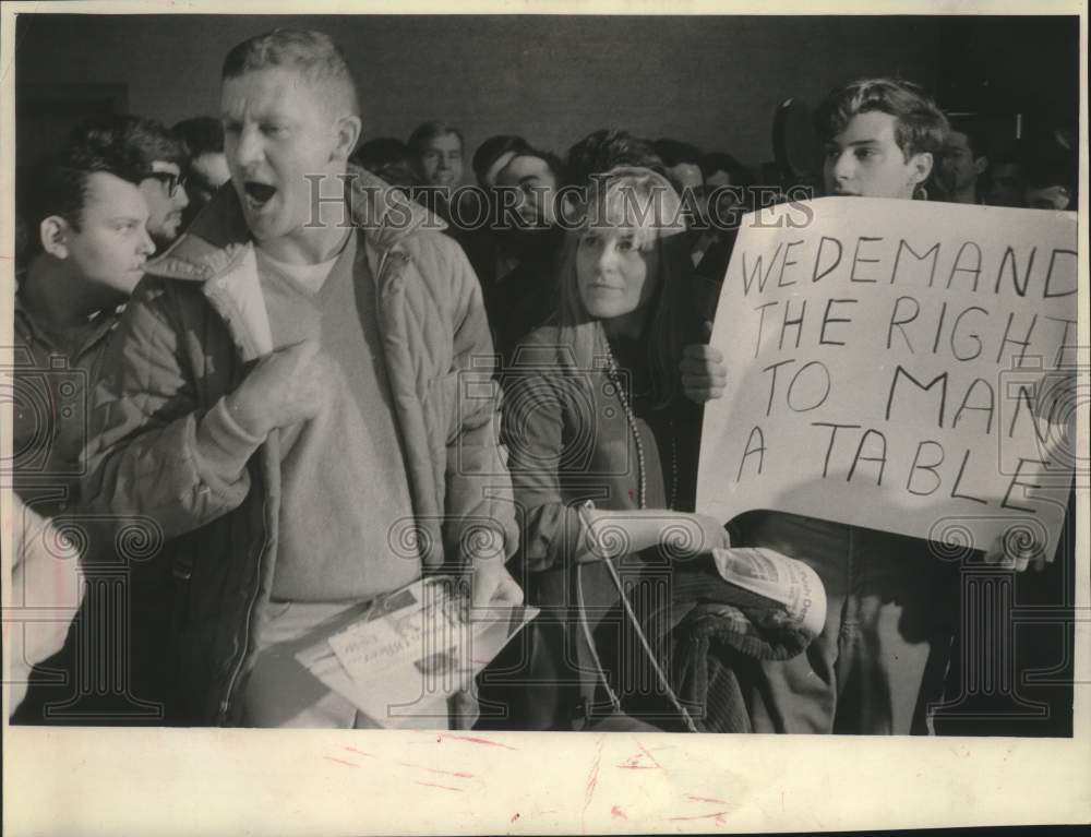 1966, Marine recruiting at University of Wisconsin drew protests - Historic Images