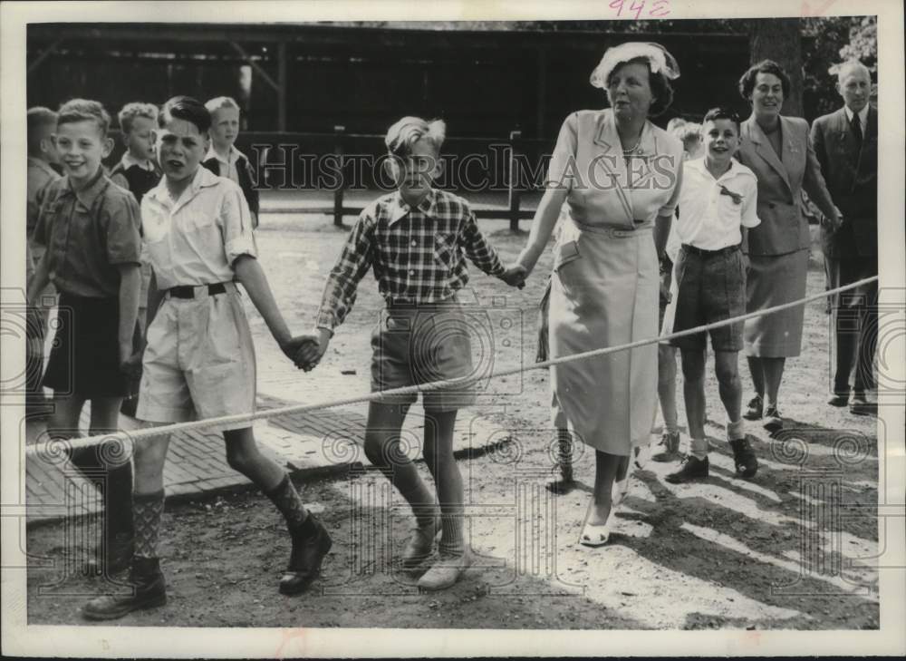 1952, Queen Juliana visits King&#39;s school at Apeldoorn, Netherlands - Historic Images