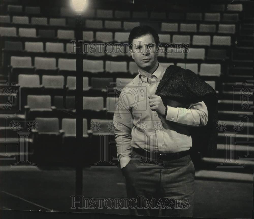 1988 Press Photo Sanford Robbins of UWM Professional Theater Training Program - Historic Images