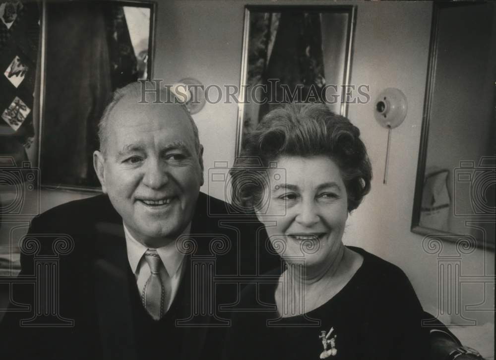 1963 Press Photo Actor Pat O'Brien and his wife, Eloise, Milwaukee - mjc28799 - Historic Images