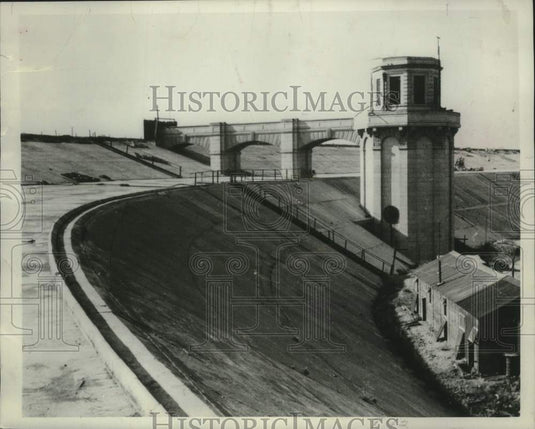 1950, Chingford South Reservoir, Essex , England - mjc28844 - Historic Images