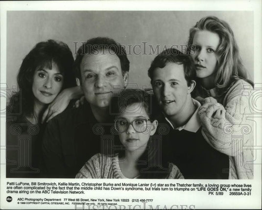 1989 Press Photo Actress Pattie LuPone and others in "Life Goes On" - mjc28868 - Historic Images
