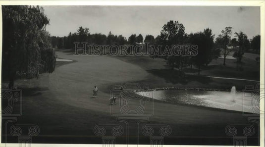 1993 Press Photo Tuckaway Country Club Golf Course - mjc28975 - Historic Images
