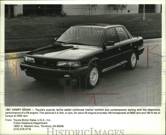 1991 Press Photo Toyota Camry LE sedan - mjc29082 - Historic Images