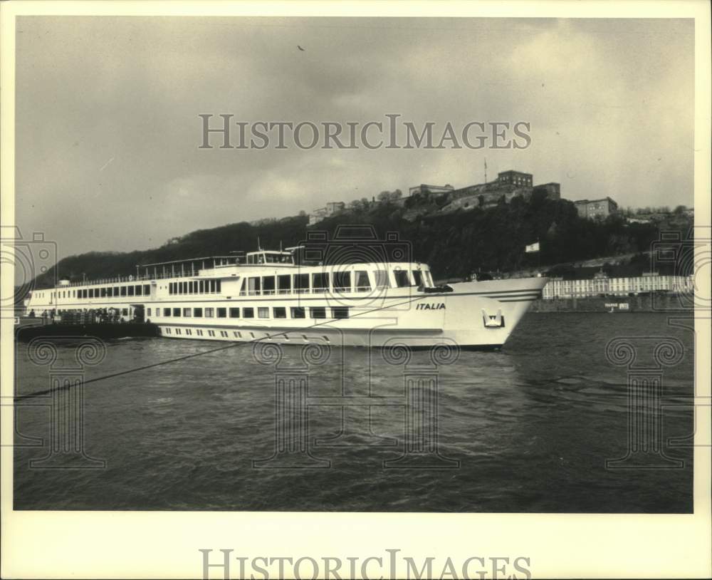 1986 Press Photo River cruise ship Italia docked at Koblenz - mjc29151 - Historic Images