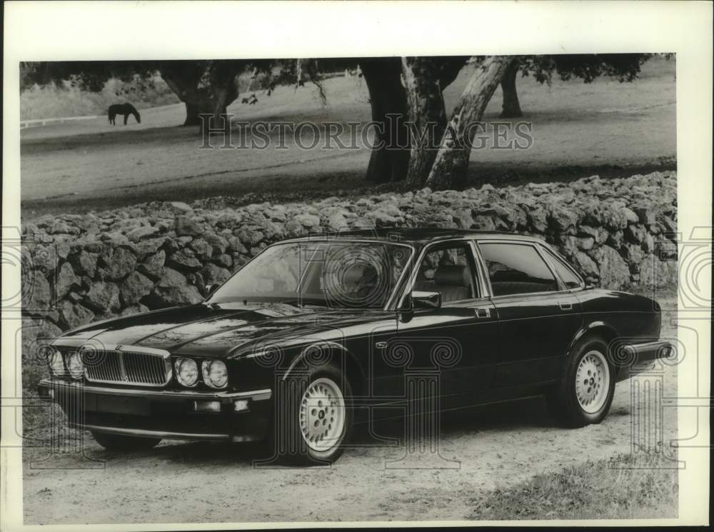 1987 Press Photo 1988 Jaguar XJ6 England - mjc29157 - Historic Images