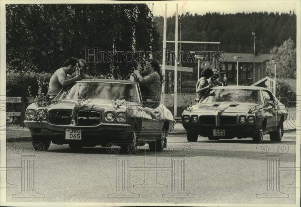 1977 Press Photo The raggare show off souped up cars in Stockholm, Sweden - Historic Images