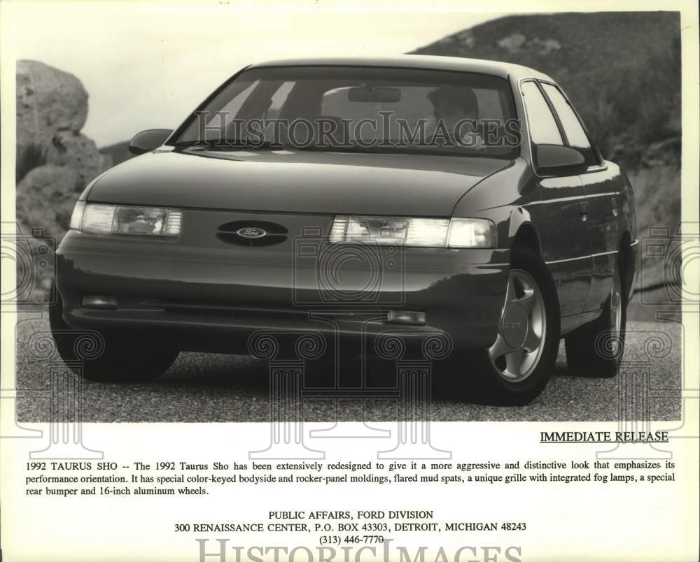 1992 Press Photo 1992 Ford Taurus SHO - mjc29278 - Historic Images