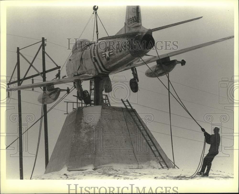 1986 Press Photo F-86 Saber Jet will be permanent display at air museum, Oshkosh - Historic Images