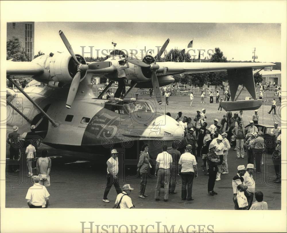 1986 Press Photo Former US Navy PBY Catalina seaplane on display at air show - Historic Images