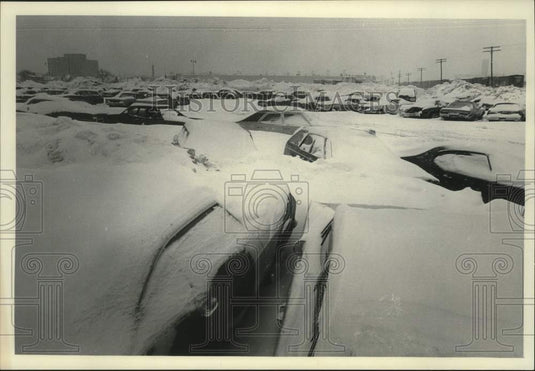 1979 Press Photo Cars From Clogged Streets in City Storage Lot Milwaukee - Historic Images