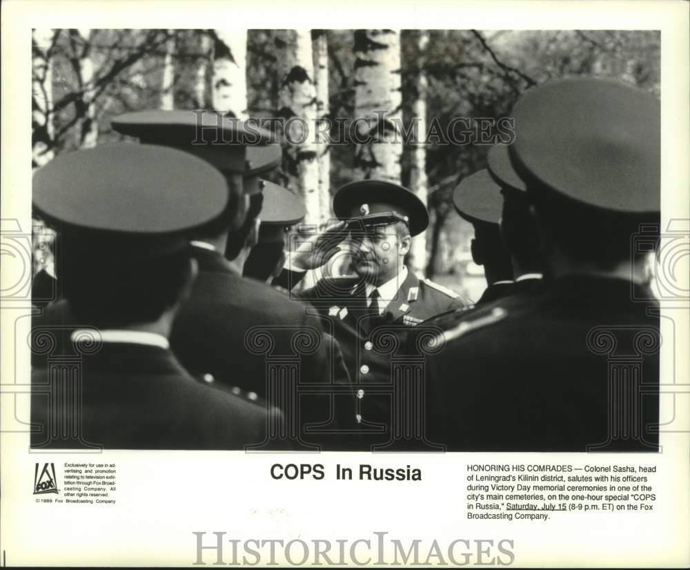 1989 Press Photo Colonel Sasha salutes with his officers in COPS in Russia - Historic Images