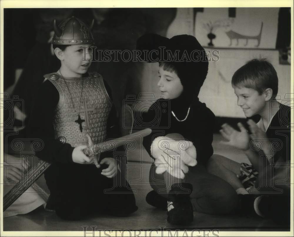 1995 Press Photo Brent Wallace &amp; others at &quot;Fairy Tale Ball&quot; Jackson Elementary - Historic Images