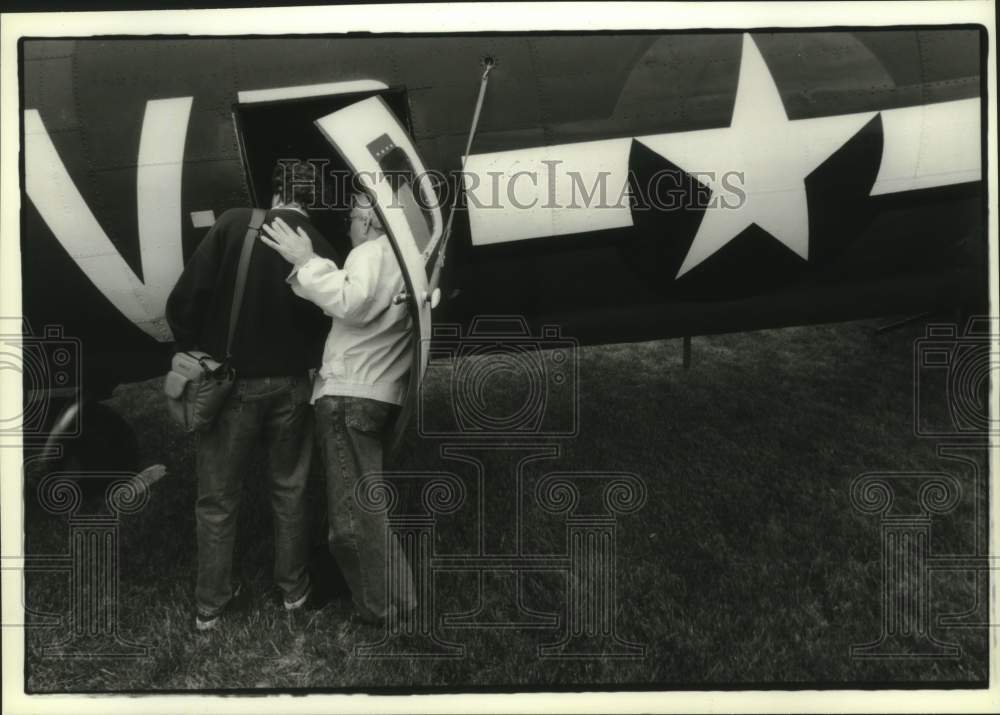 1994 Press Photo B-17 at Experimental Aircraft Association Fly-In, Oshkosh - Historic Images