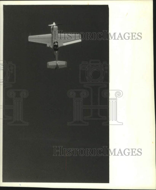 1993 Press Photo Wisconsin-Pilot Elena Klimovich flies "Pink Floyd", EAA Fly-In - Historic Images