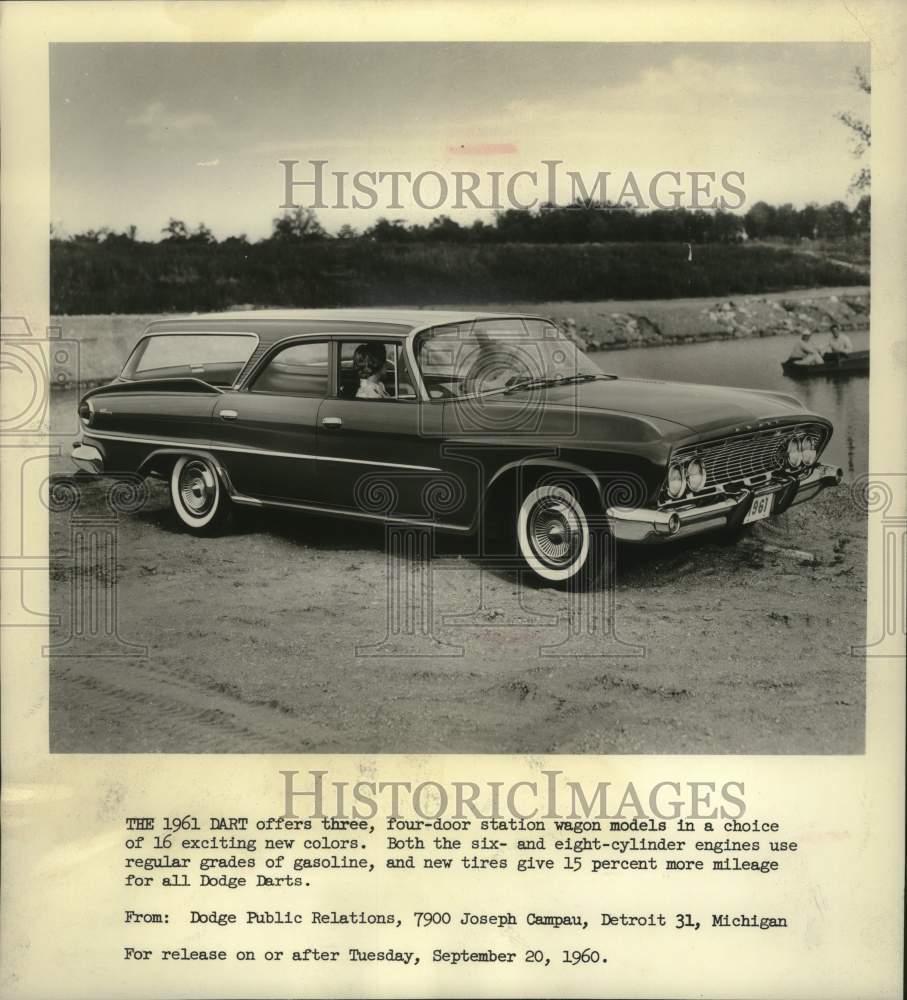 1960 1961 Dodge Dart station wagon automobile-Historic Images