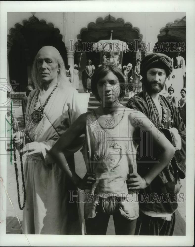 1984 Press Photo CBS presents "Kim" with Peter O'Toole and Ravi Sheth - Historic Images