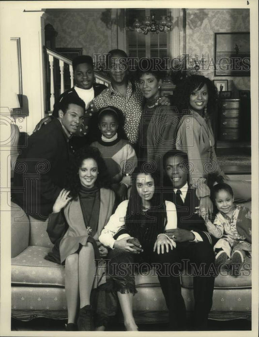 1989 Press Photo Cast of "The Cosby Show" returns for sixth season - mjc29662