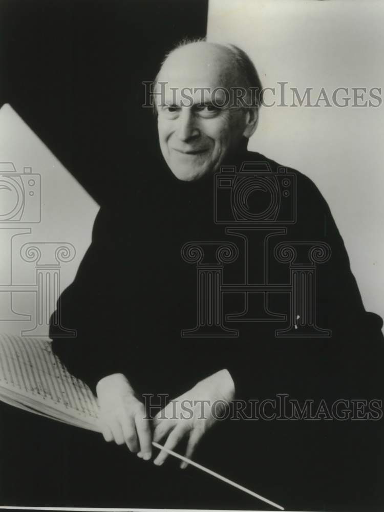 1990 Press Photo Portrait of Yehudi Menuhin, conductor. - mjc29664 - Historic Images