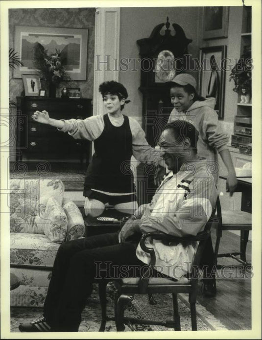 1986 Press Photo Bill Cosby, Lisa Bonet & Tempestt Bledsoe on "The Cosby Show" - Historic Images