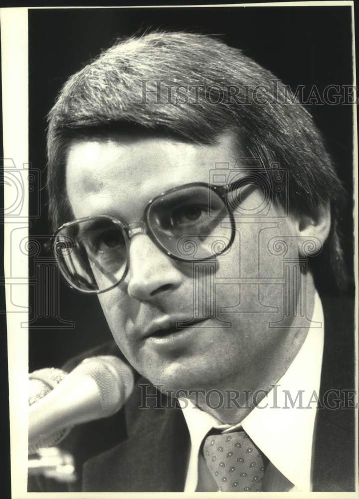1982 Press Photo David Stockman appears before Senate Commission. - mjc29709 - Historic Images