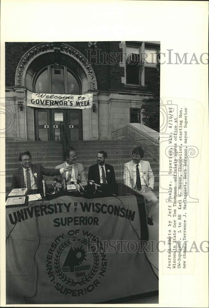 1987 Press Photo Wisconsin State Governor Tom Thompon opens up at UW, Superior - Historic Images