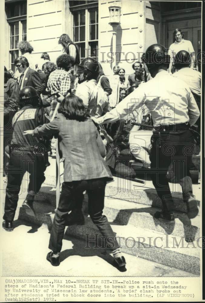 1972, Madison Police rushed to Federal Building to break up sit-in. - Historic Images