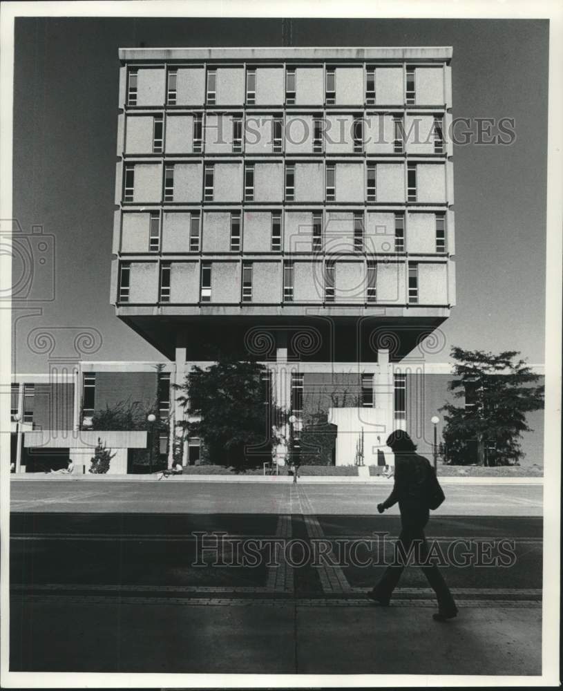 1982 Press Photo Bolton Hall on the University of Wisconsin-Madison campus. - Historic Images