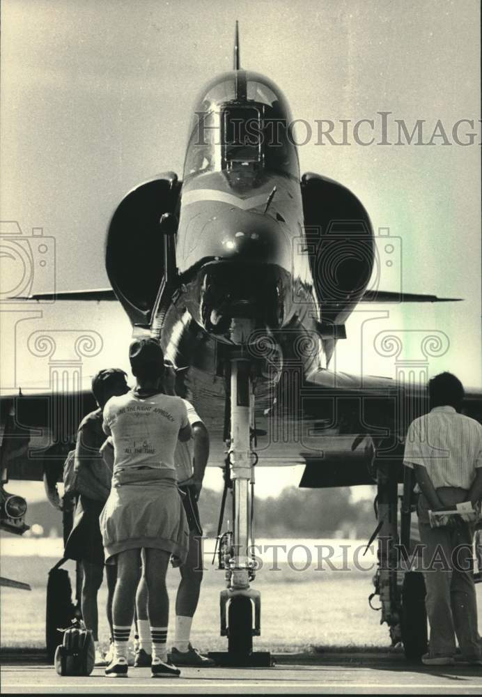 1986 Press Photo Navy Golden Jet at Experimental Aircraft Association Fly-In - Historic Images