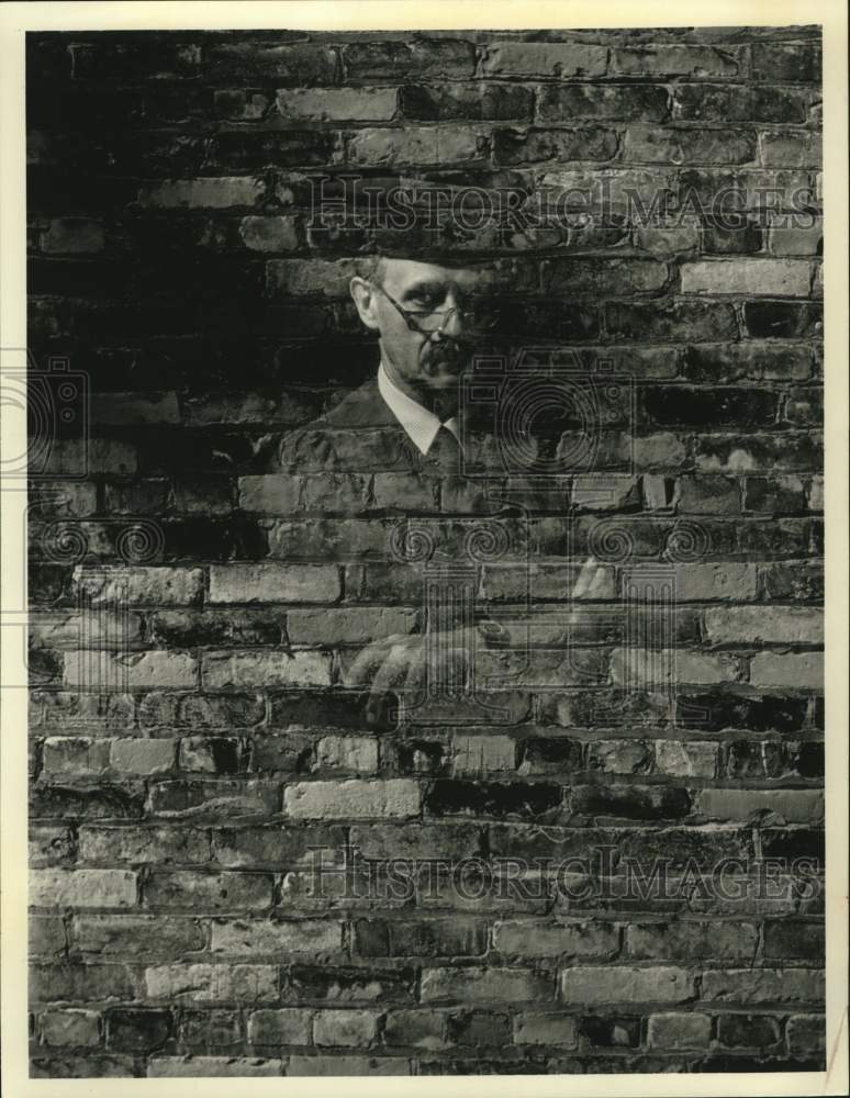1988 Press Photo Author Charles J. Sykes, accuses U.S. professors, Milwaukee. - Historic Images